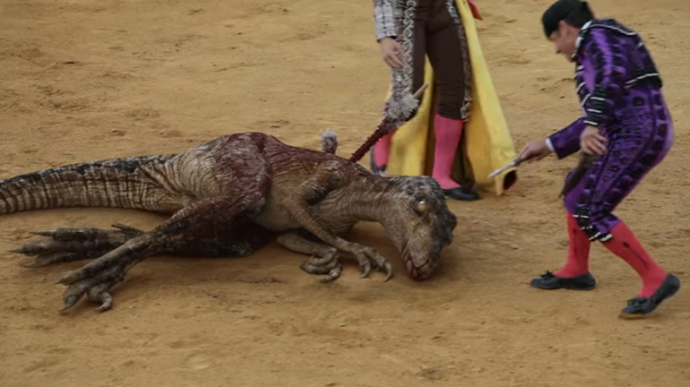 velociraptor fighting