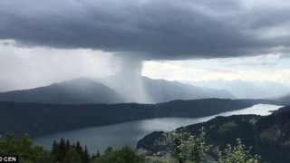 Spectacular timelapse video captures “microburst” storm dumping tonnes of water in lake