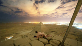 Egypt investigating viral picture of bloke have sex with his missus on top of pyramid