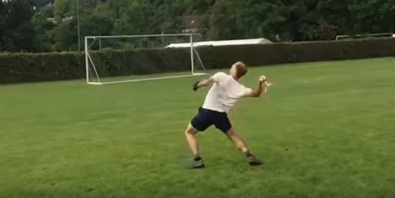 This bloke makes throwing and catching a boomerang look like a thing of beauty!
