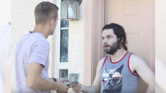 YouTuber knocks on random doors and offers to pay the rent of anyone who answers