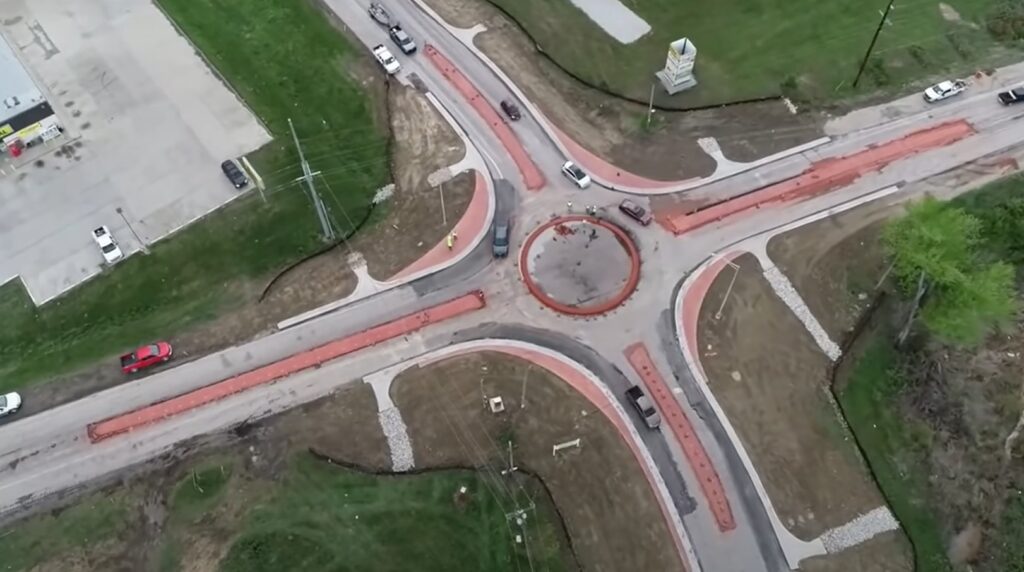 Scott Ritchie Roundabouts This video showing Americans using their first roundabout is mind-blowing